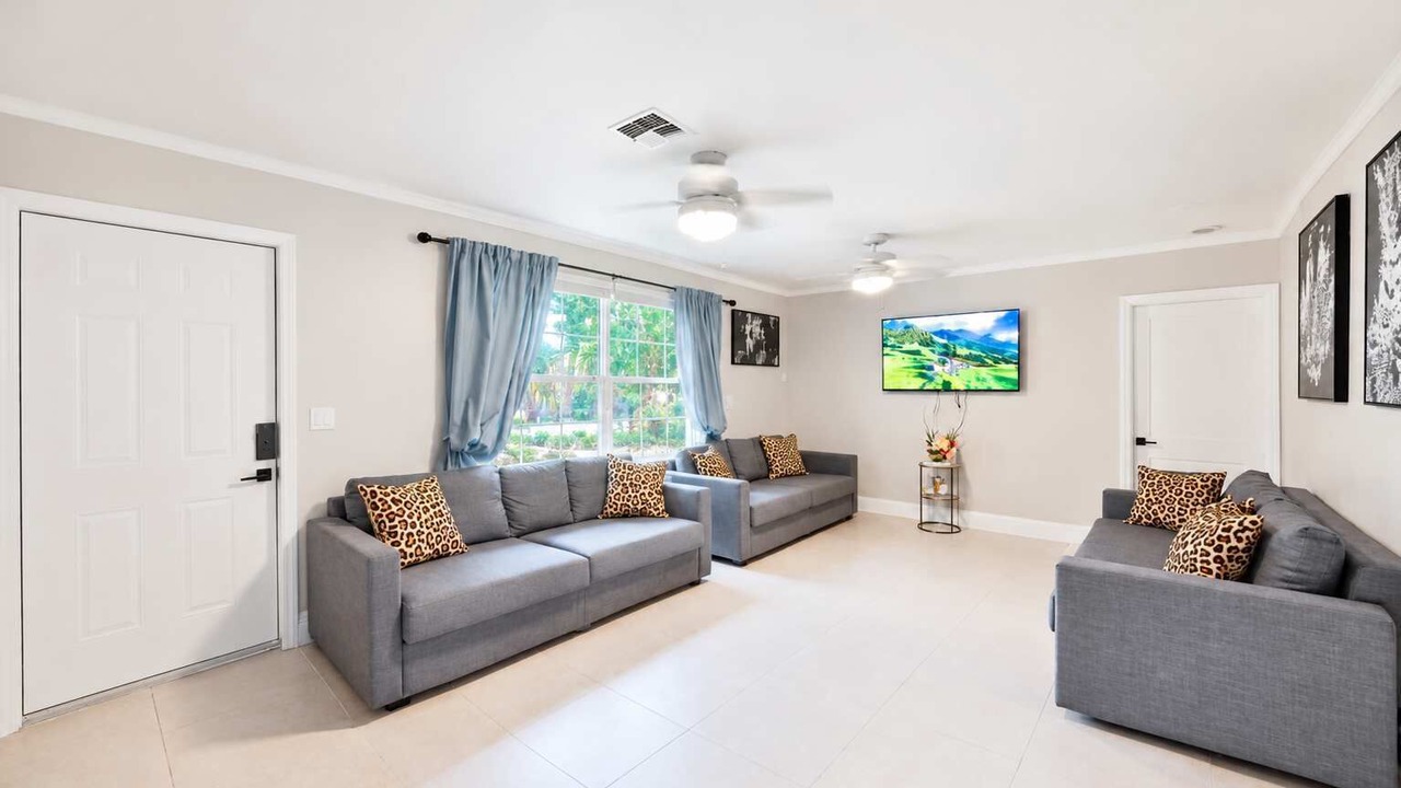 Photo of Livingroom in Edgewood