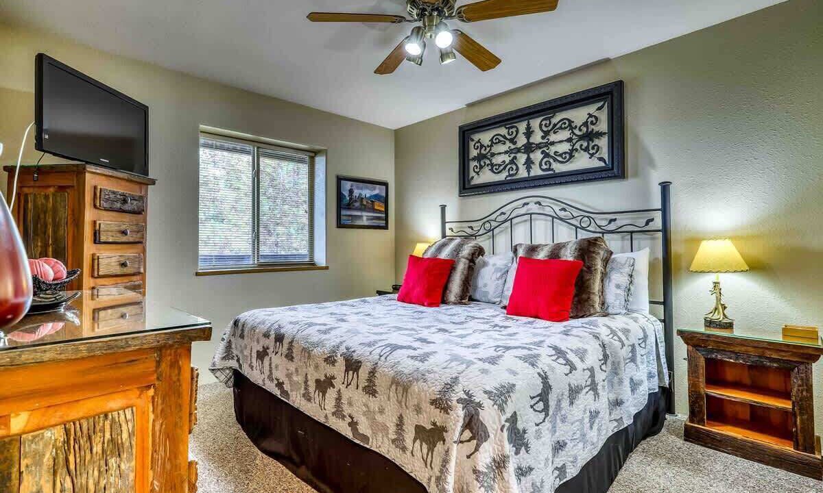 Photo of Bedroom in Pagosa Springs