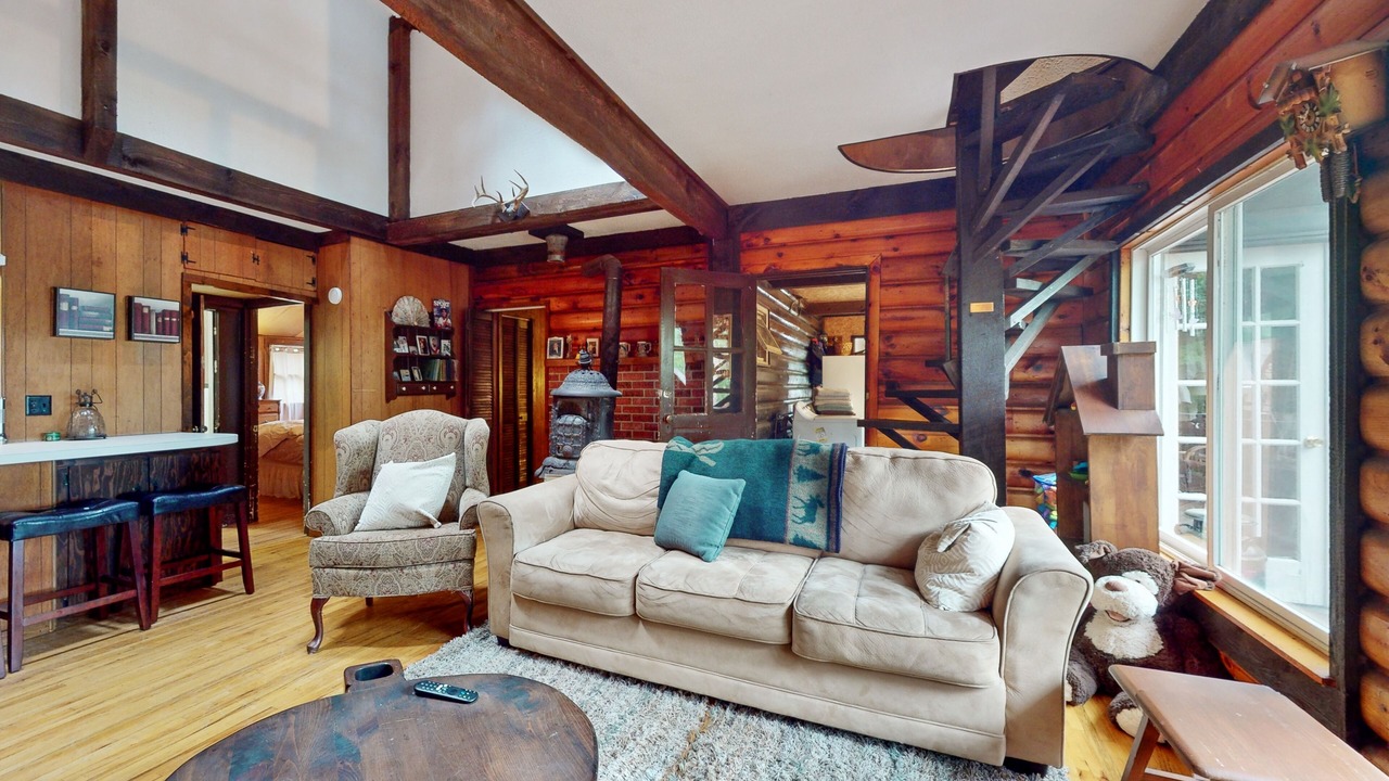 Photo of Livingroom in Lake Luzerne-Hadley