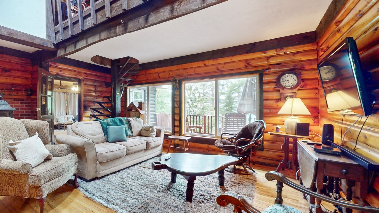 Photo of Livingroom in Lake Luzerne-Hadley