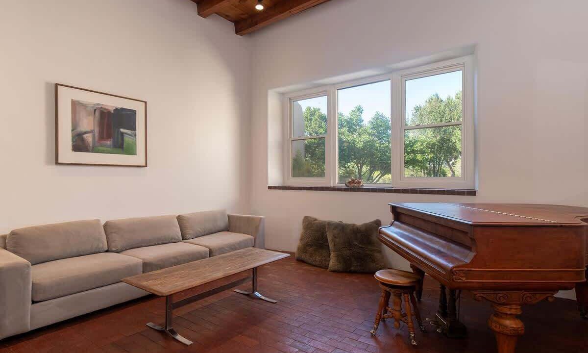 Photo of Livingroom in Tesuque