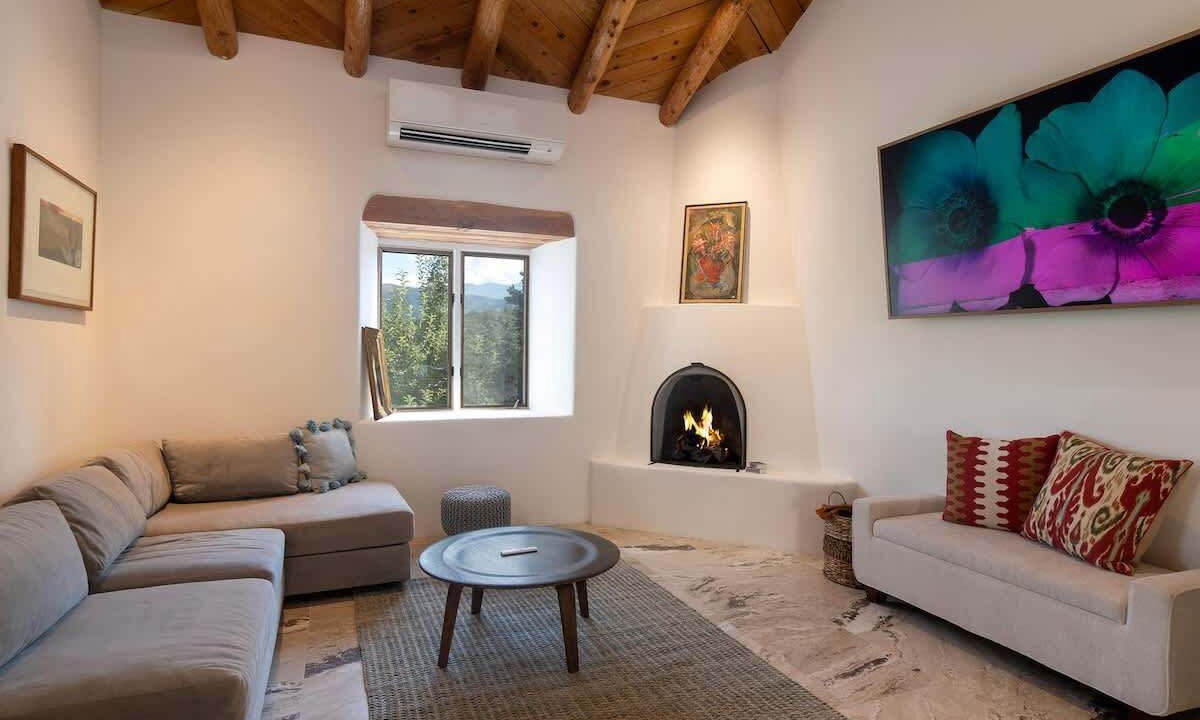 Photo of Livingroom in Tesuque