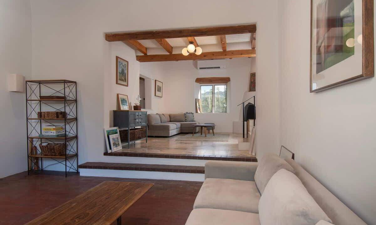Photo of Livingroom in Tesuque