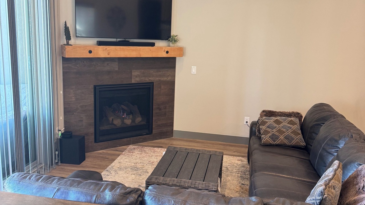 Photo of Livingroom in Grand Elk Ranch