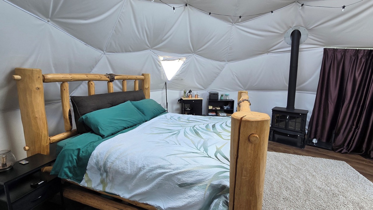 Photo of Bedroom in Okanagan-Similkameen