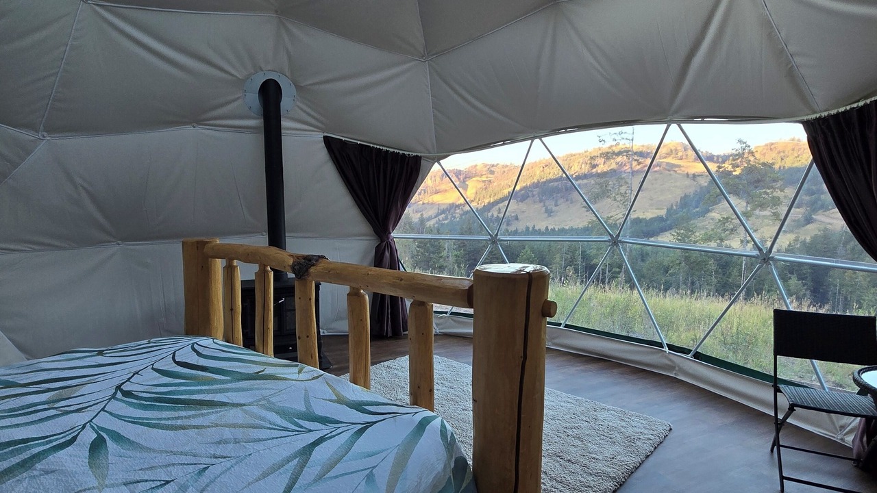 Photo of Bedroom in Okanagan-Similkameen
