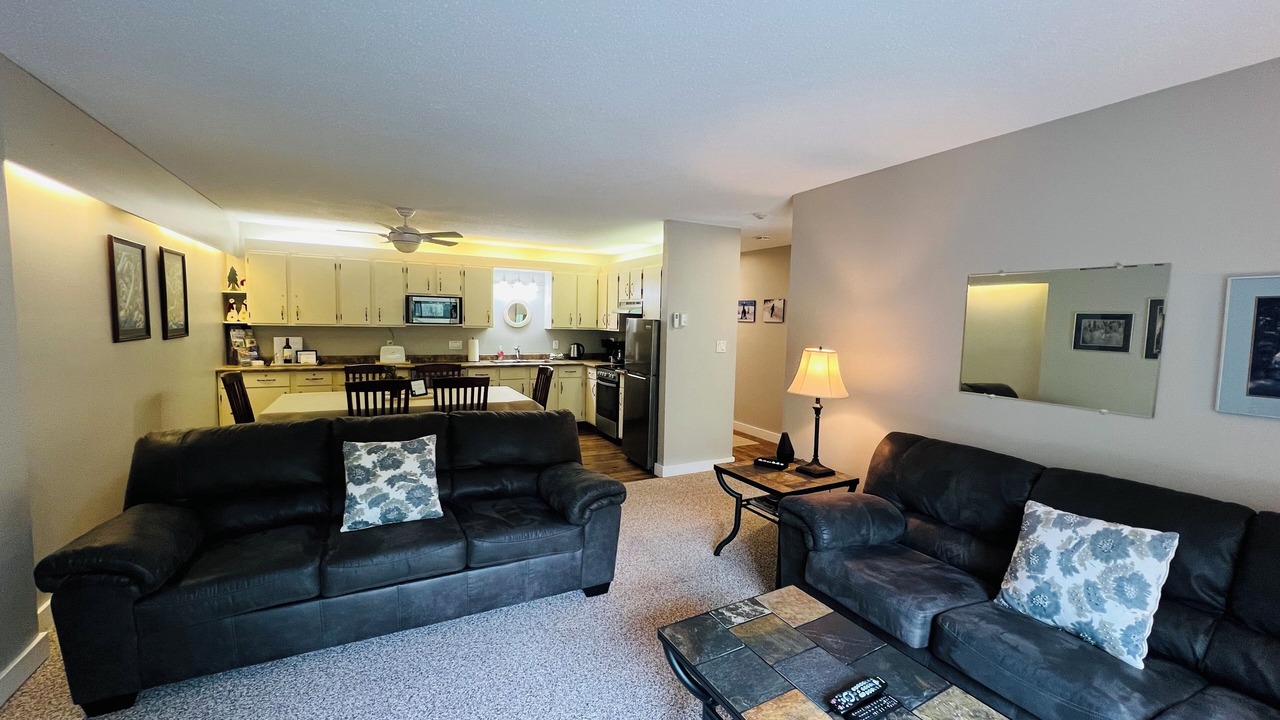 Photo of Livingroom in East Kootenay