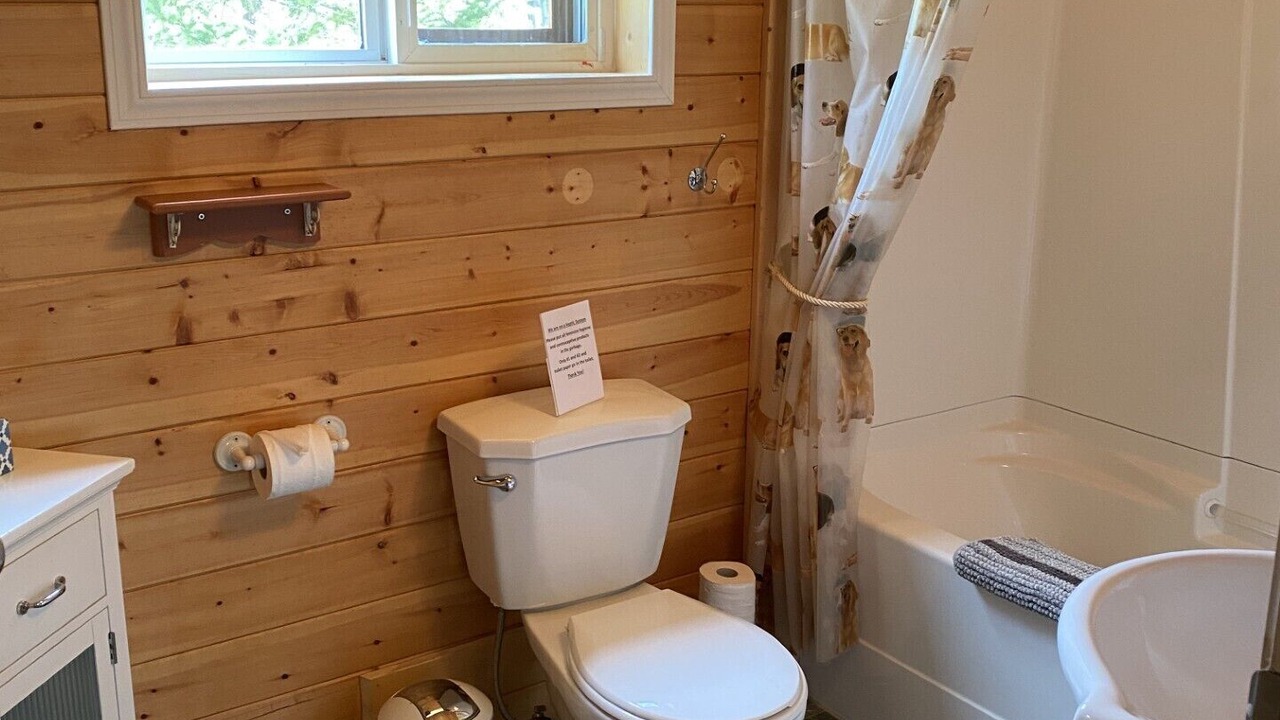 Photo of Bathroom in Okanagan-Similkameen