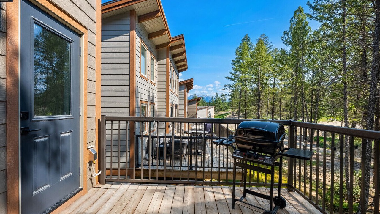 Photo of Patio Balcony in East Kootenay