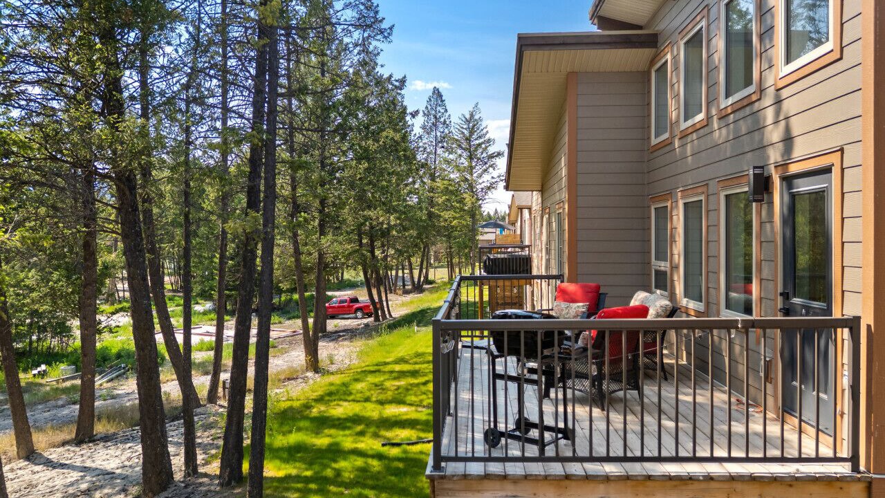 Photo of Patio Balcony in East Kootenay