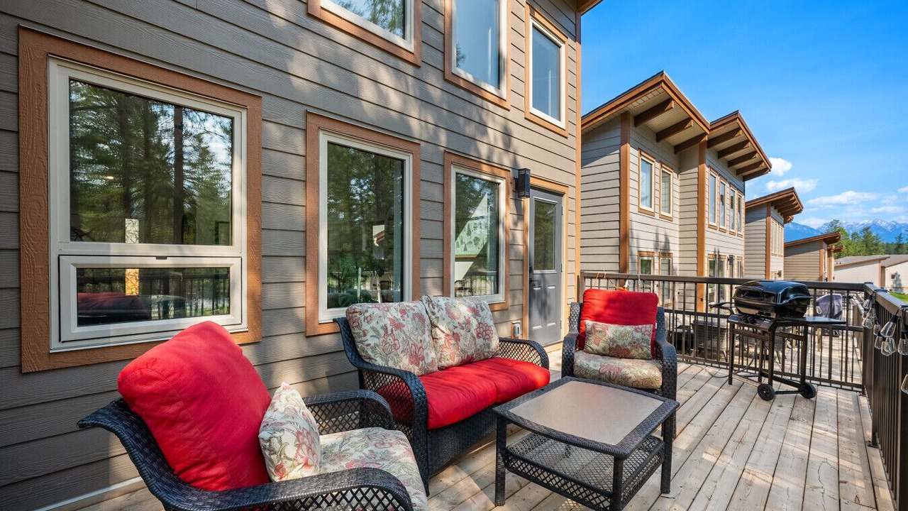 Photo of Patio Balcony in East Kootenay