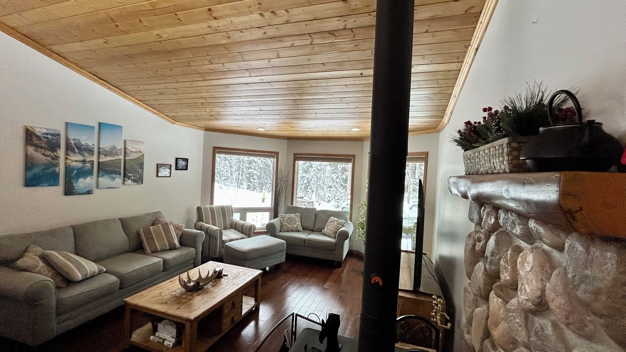 Photo of Livingroom in Nordegg