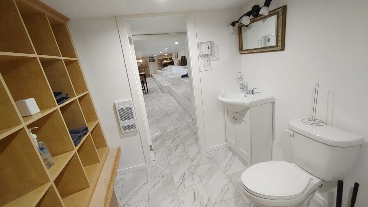 Photo of Bathroom in Departure Bay
