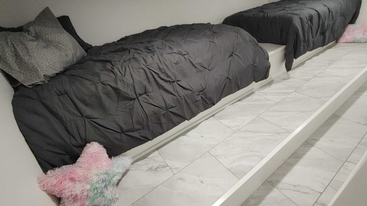 Photo of Bedroom in Departure Bay