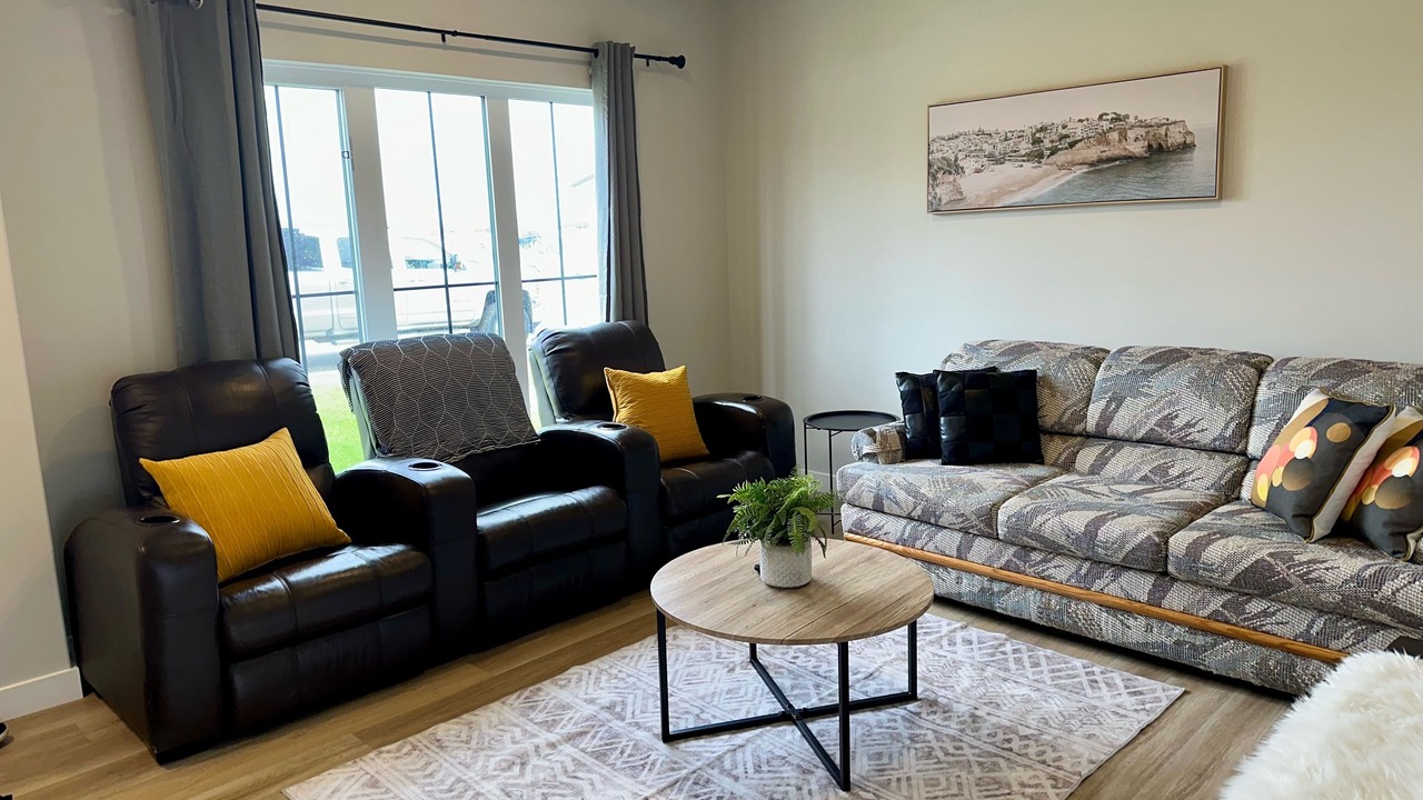 Photo of Livingroom in Sylvan Lake