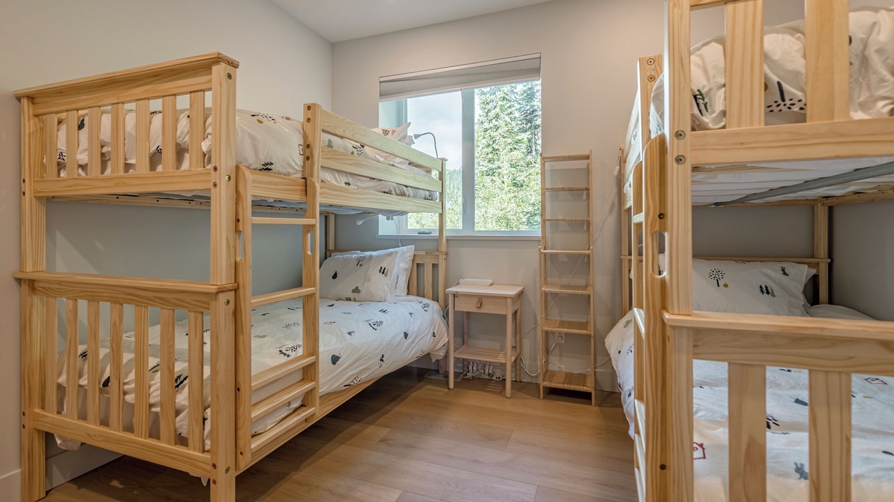 Photo of Bedroom in Silver Star Mountain