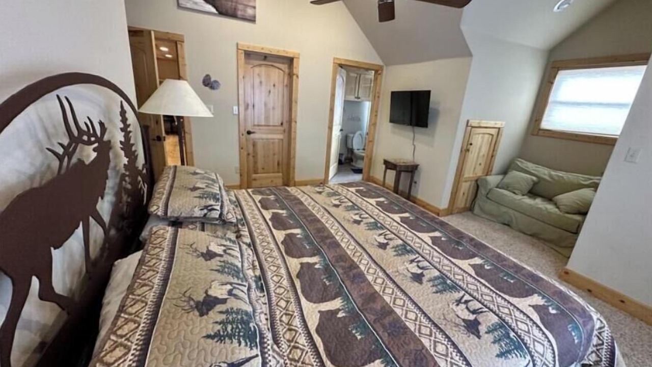 Photo of Bedroom in South Fork
