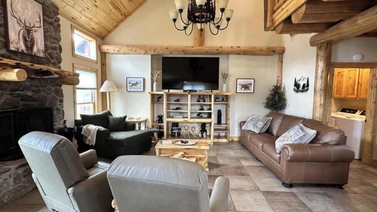 Photo of Livingroom in South Fork