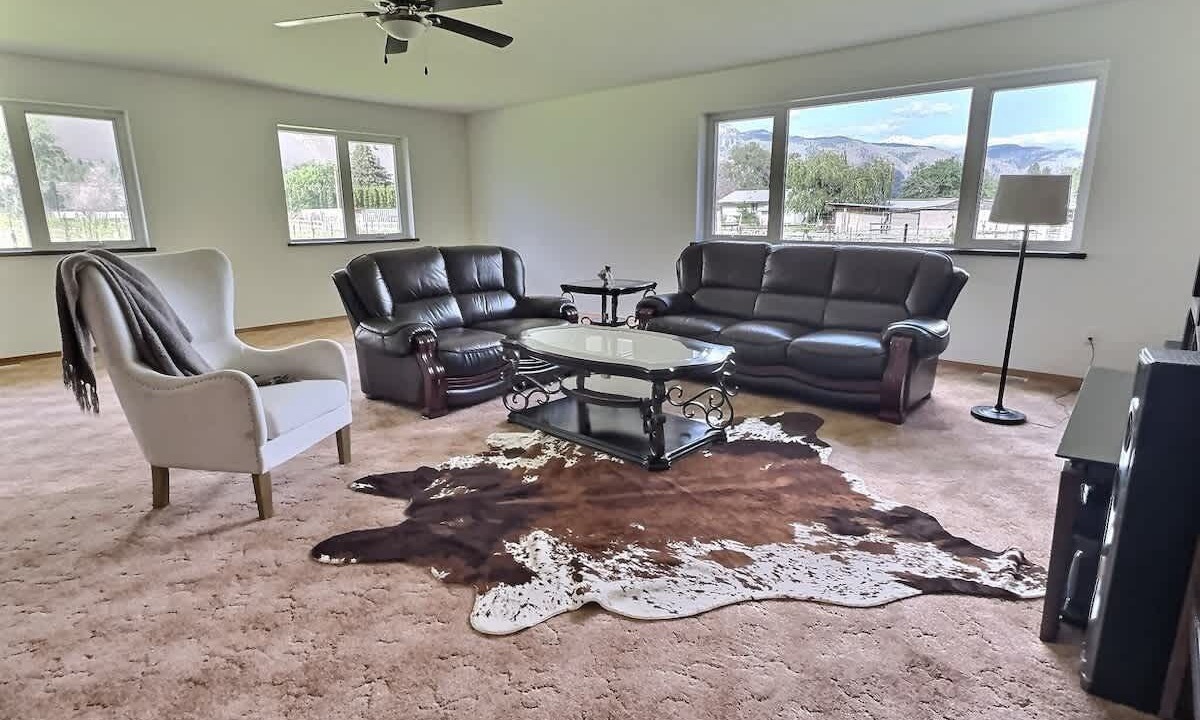 Photo of Livingroom in Okanagan-Similkameen
