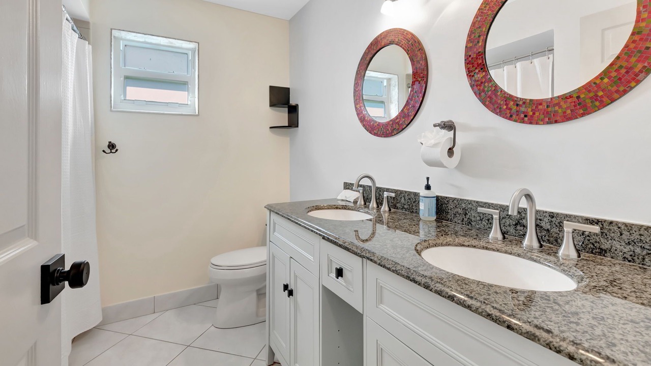 Photo of Bathroom in Tropic Palms