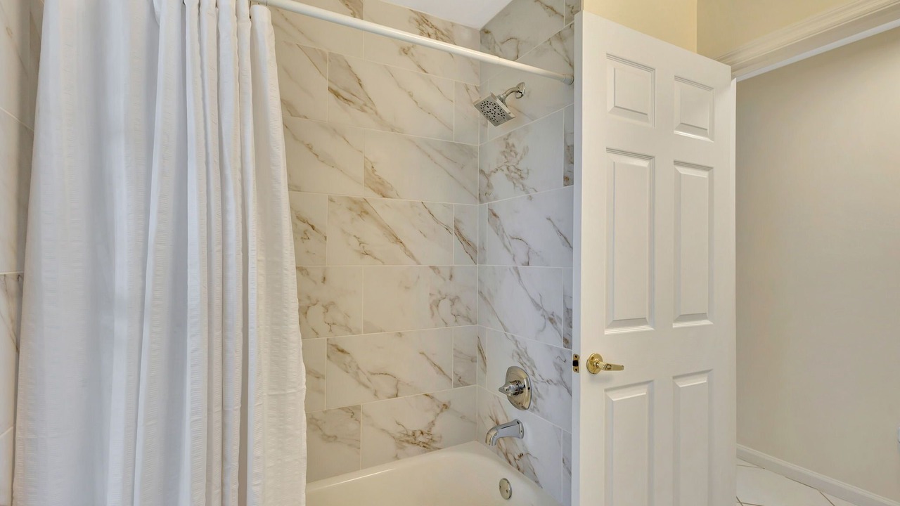 Photo of Bathroom in Greenview Shores