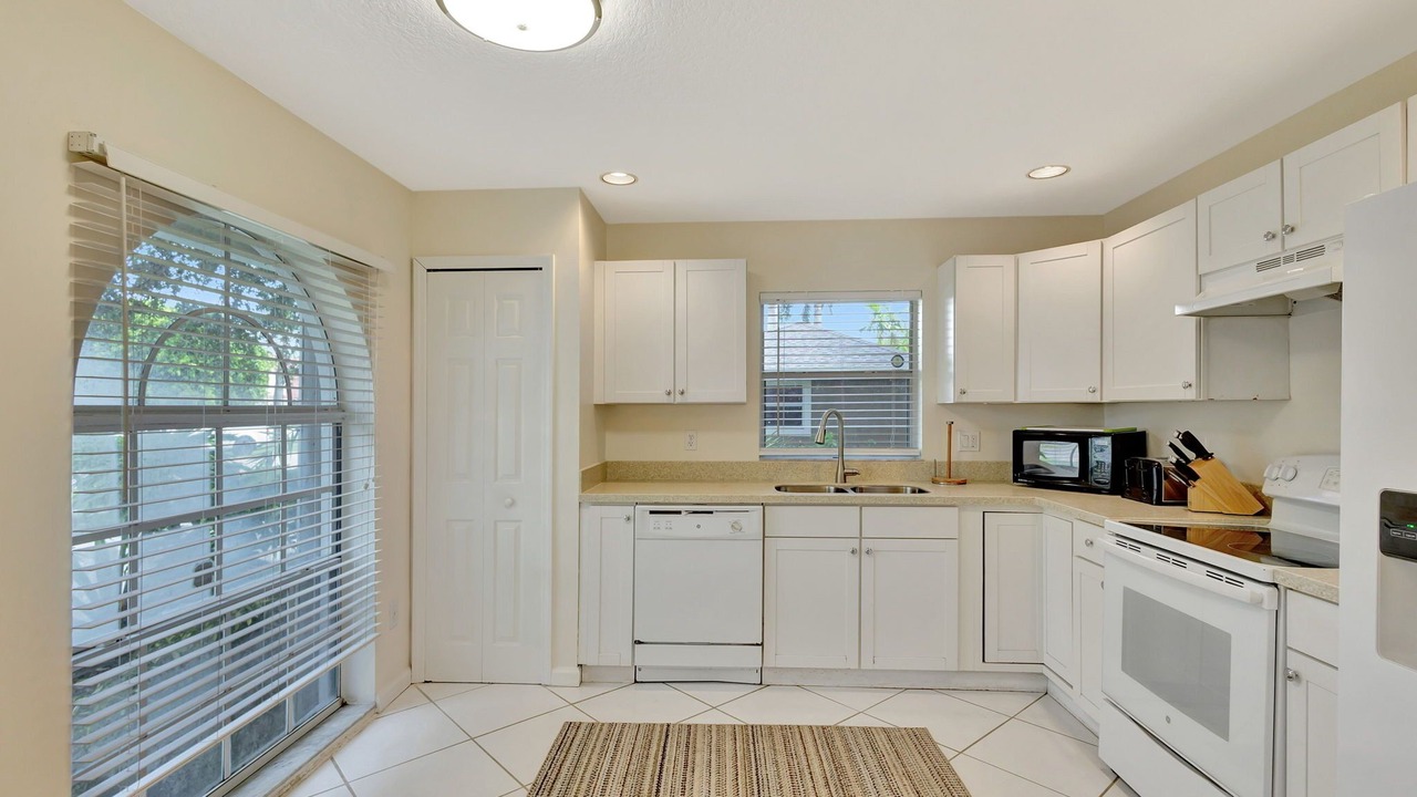 Photo of Kitchen in Greenview Shores
