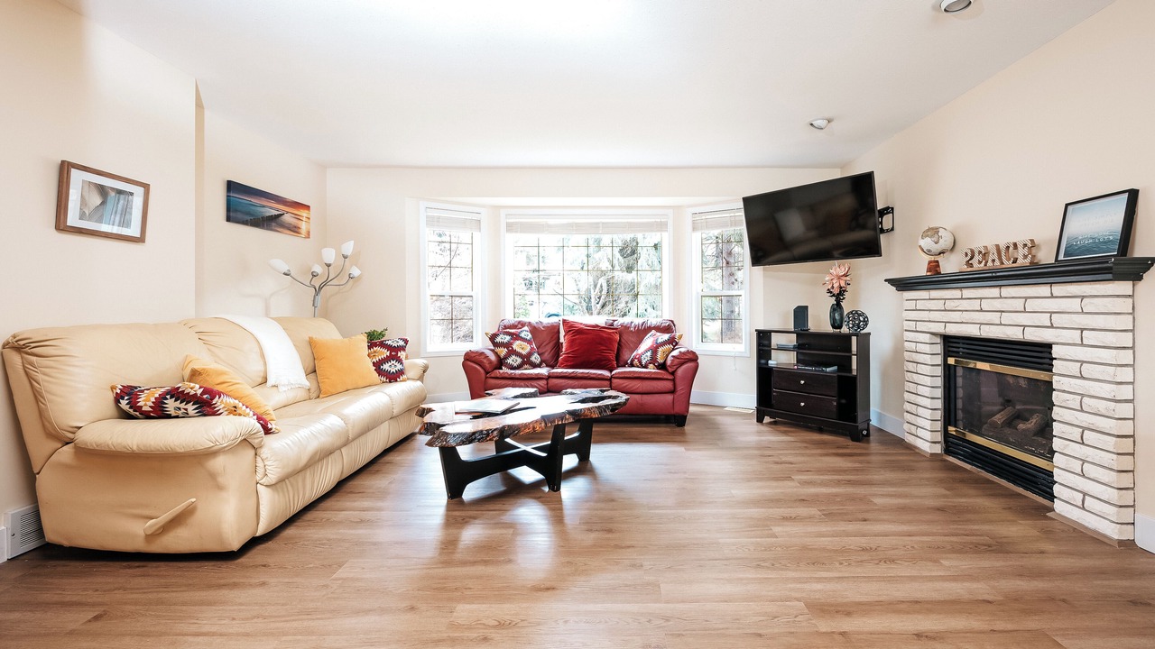 Photo of Livingroom in Christina Lake