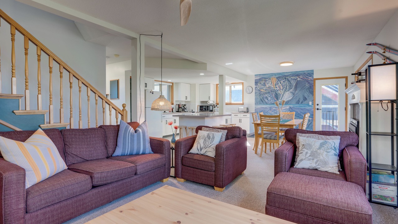 Photo of Livingroom in Silver Star Mountain