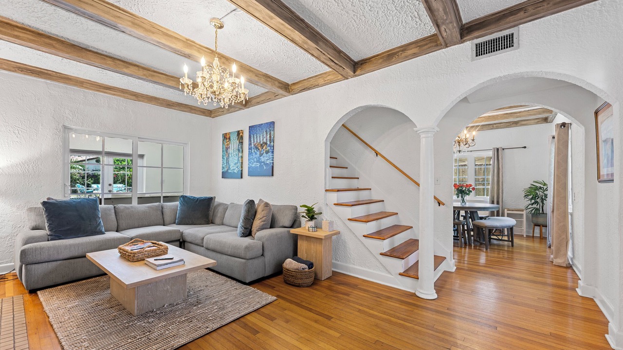 Photo of Livingroom in Old Northwood Historic District