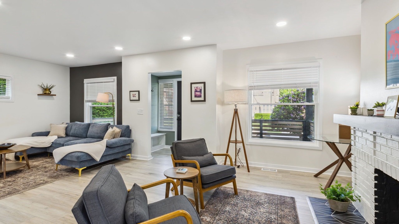 Photo of Livingroom in Cleveland Heights