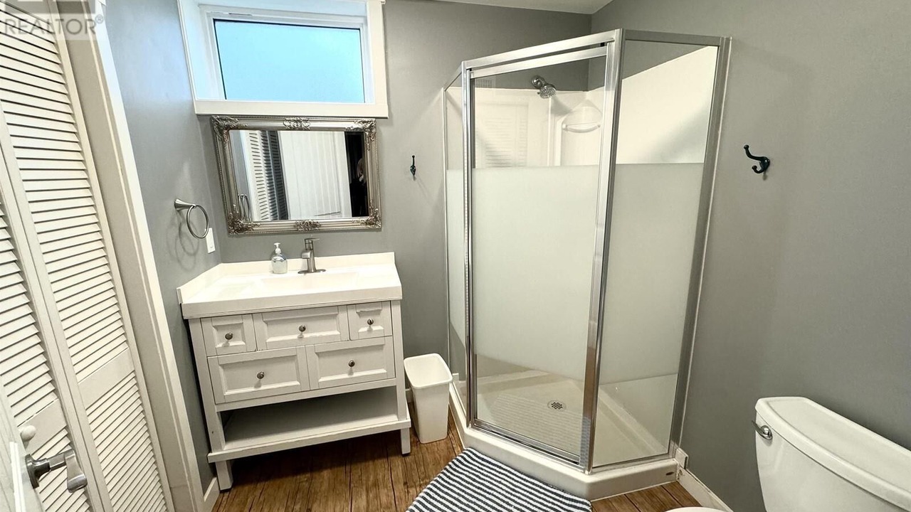 Photo of Bathroom in Valemount