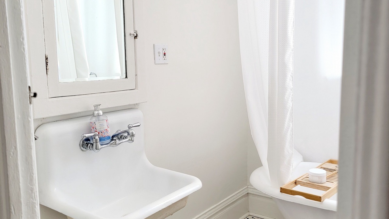 Photo of Bathroom in West Colfax