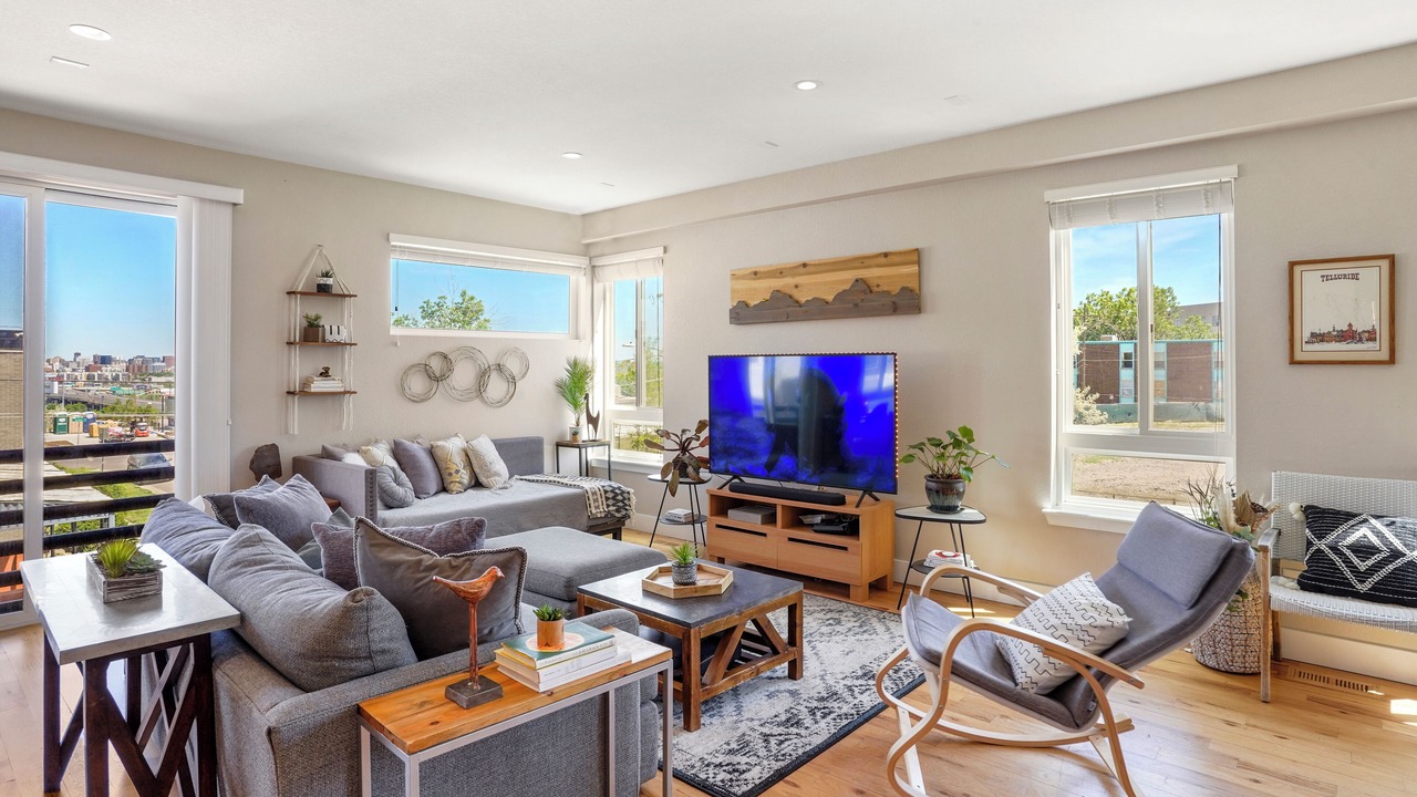Photo of Livingroom in West Colfax