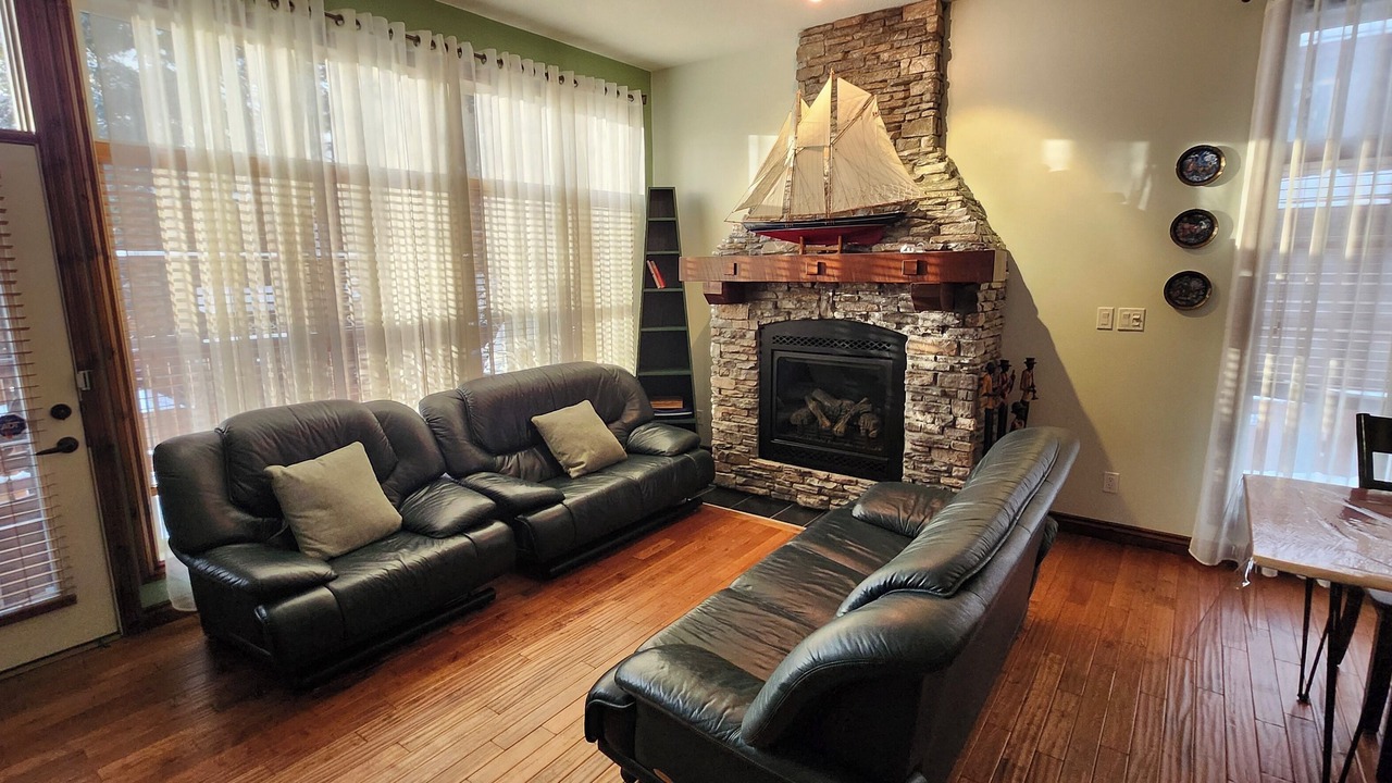 Photo of Livingroom in East Kootenay