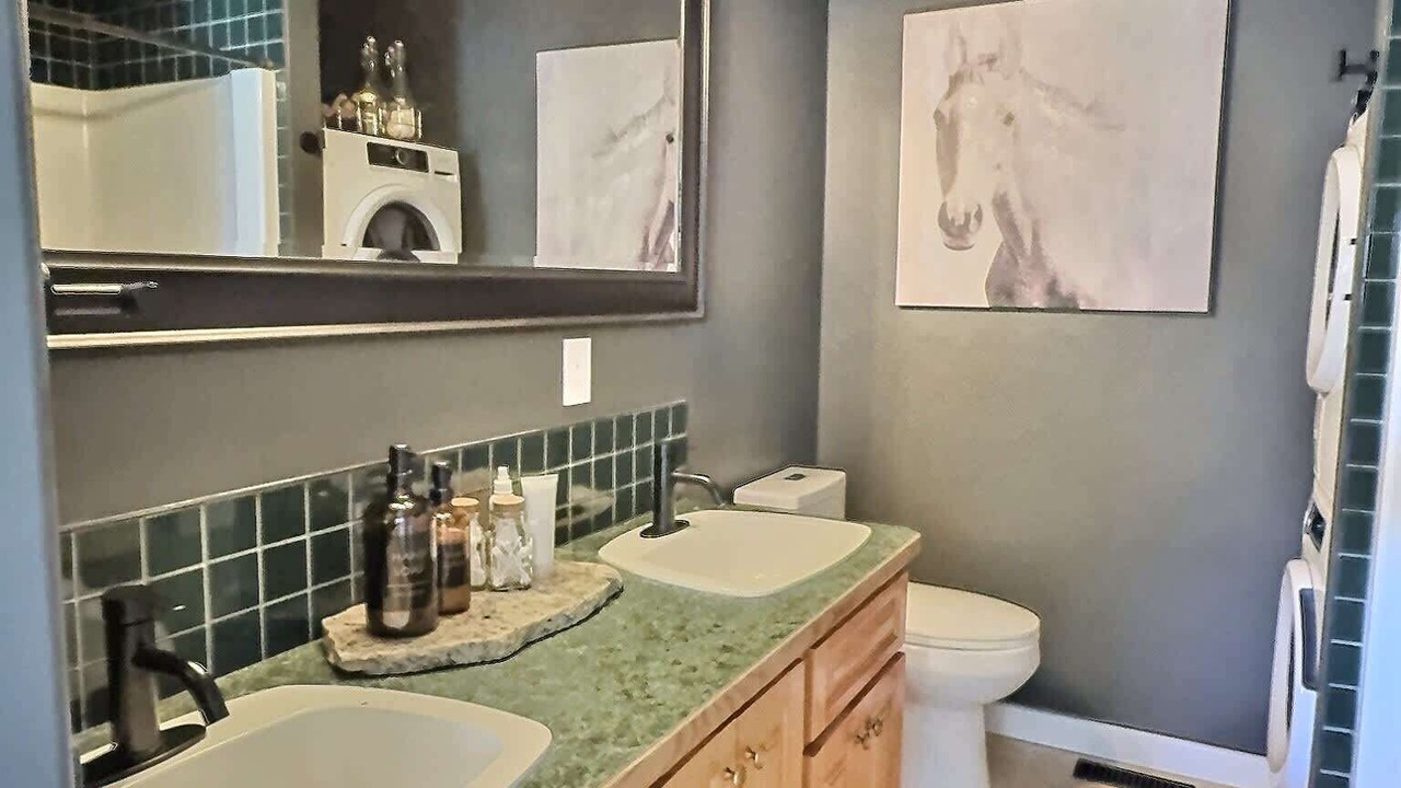 Photo of Bathroom in Okanagan-Similkameen