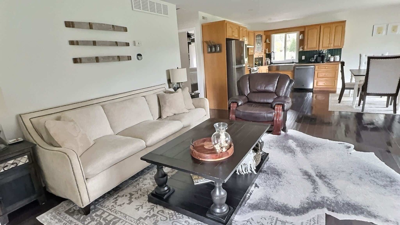 Photo of Livingroom in Okanagan-Similkameen