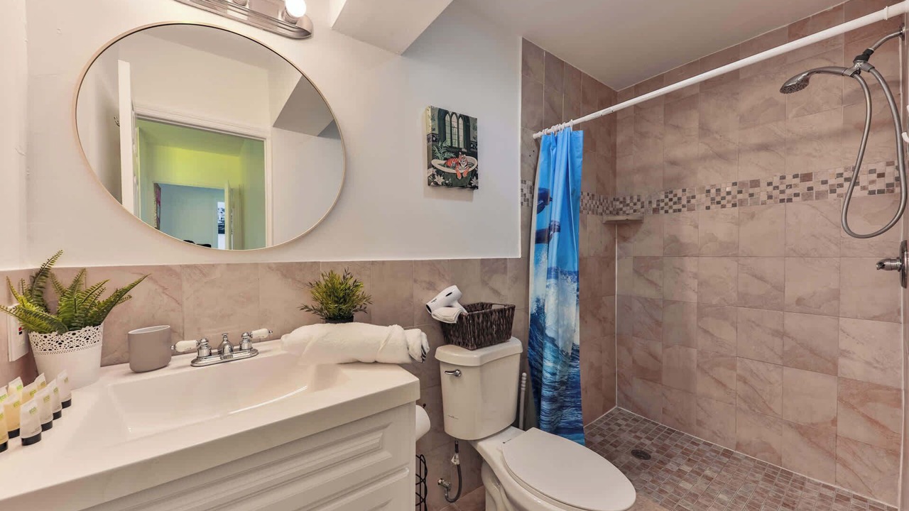 Photo of Bathroom in North Central Hollywood