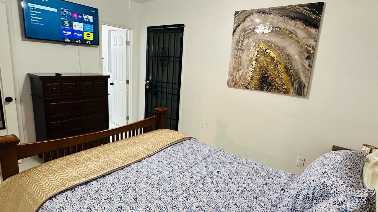 Photo of Bedroom in Miami Gardens