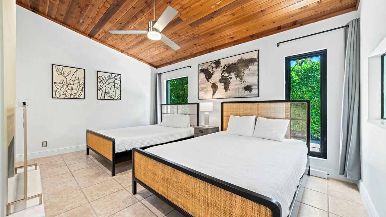 Photo of Bedroom in Lauderdale-by-the-Sea
