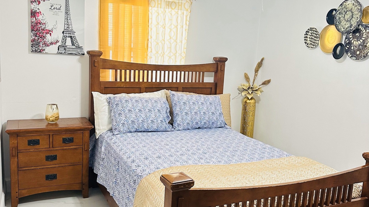 Photo of Bedroom in Miami Gardens