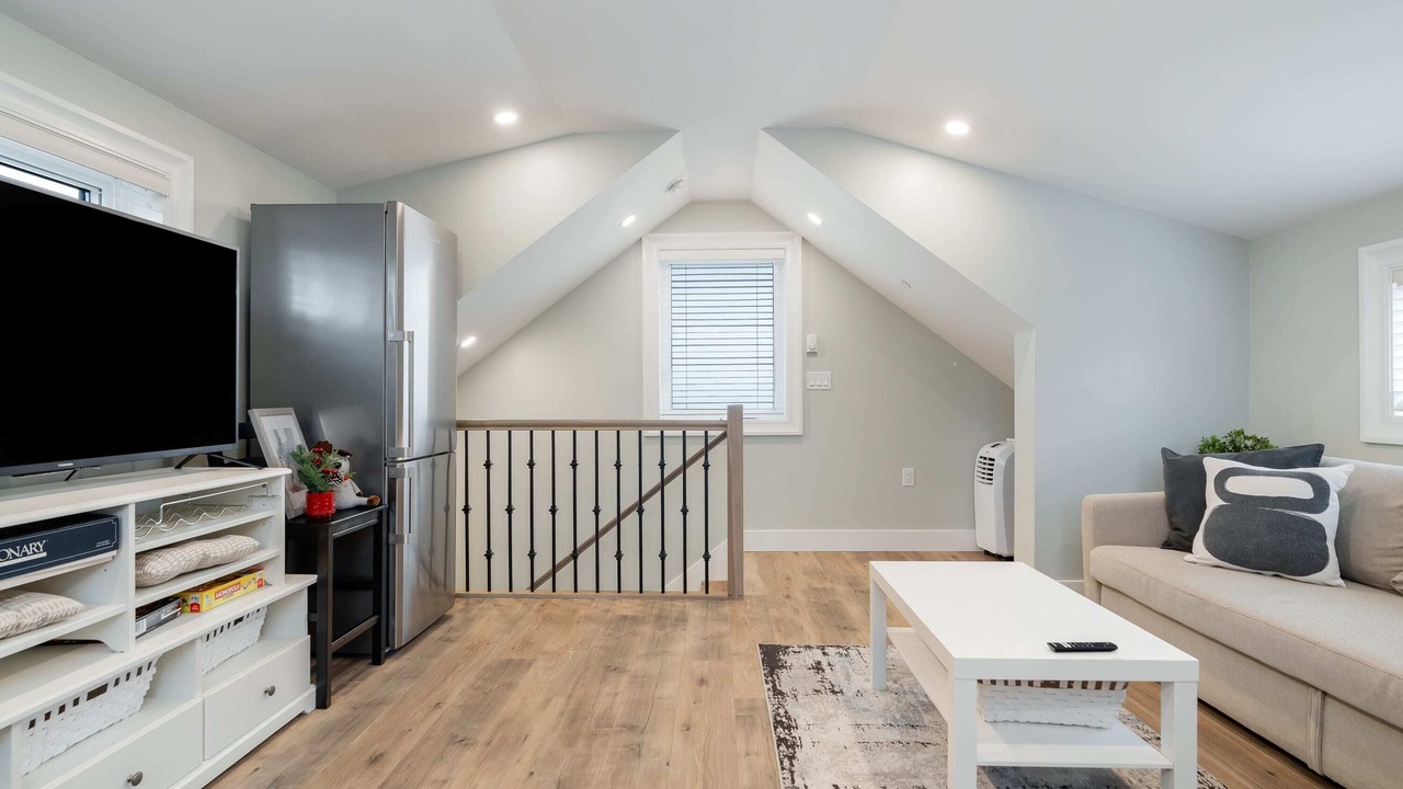Photo of Livingroom in Marpole