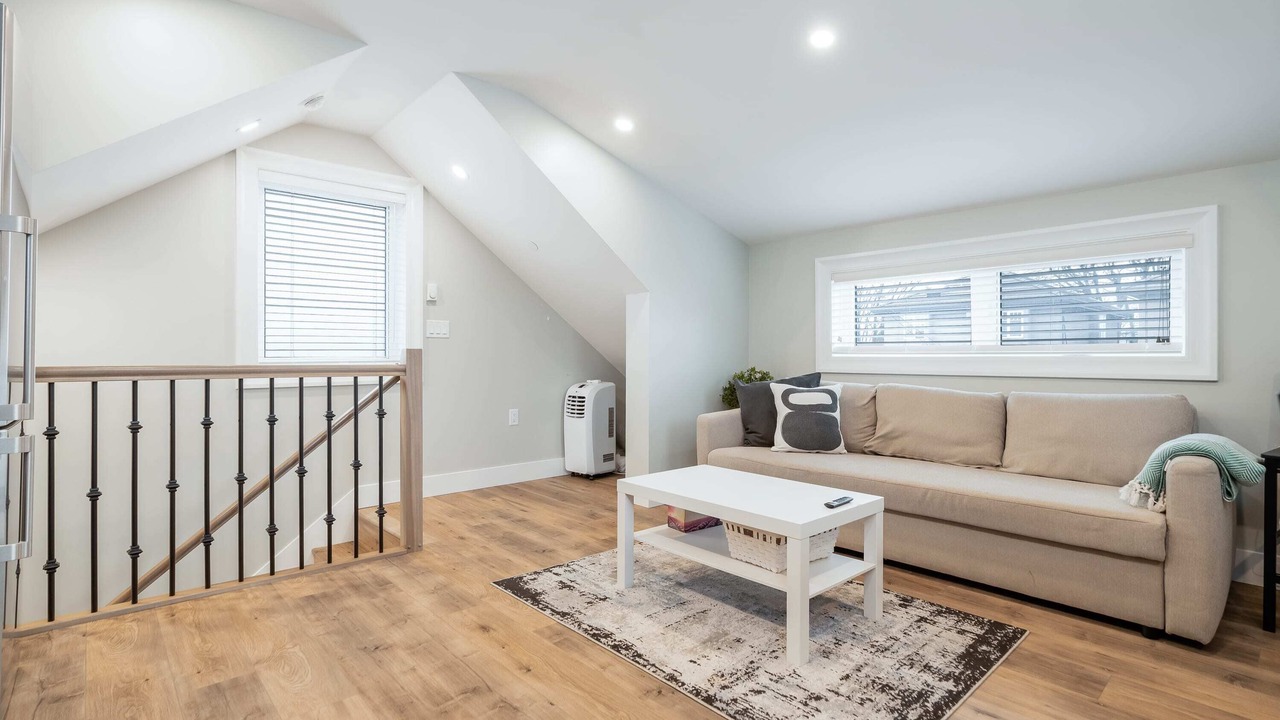 Photo of Livingroom in Marpole