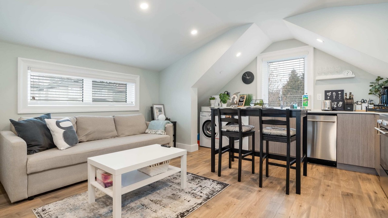 Photo of Livingroom in Marpole