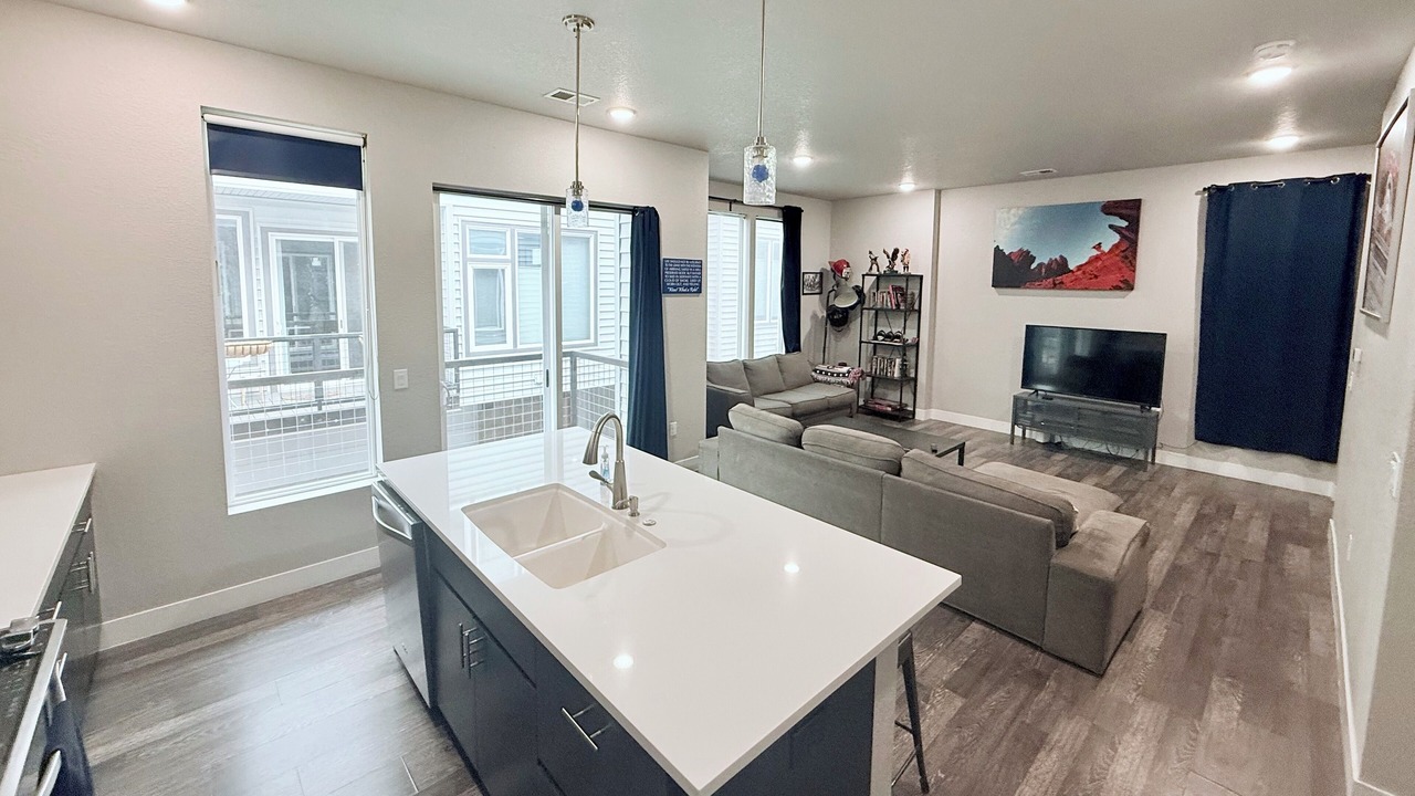 Photo of Livingroom in Curtis Park
