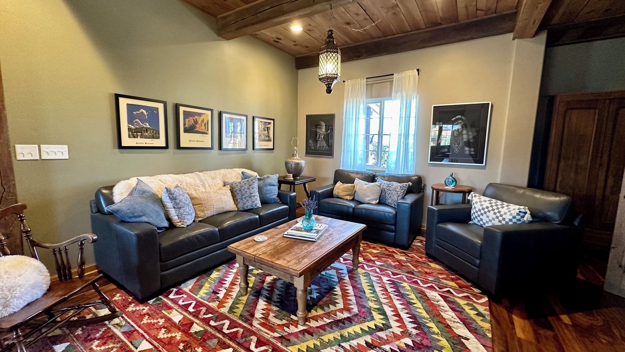 Photo of Livingroom in Taos