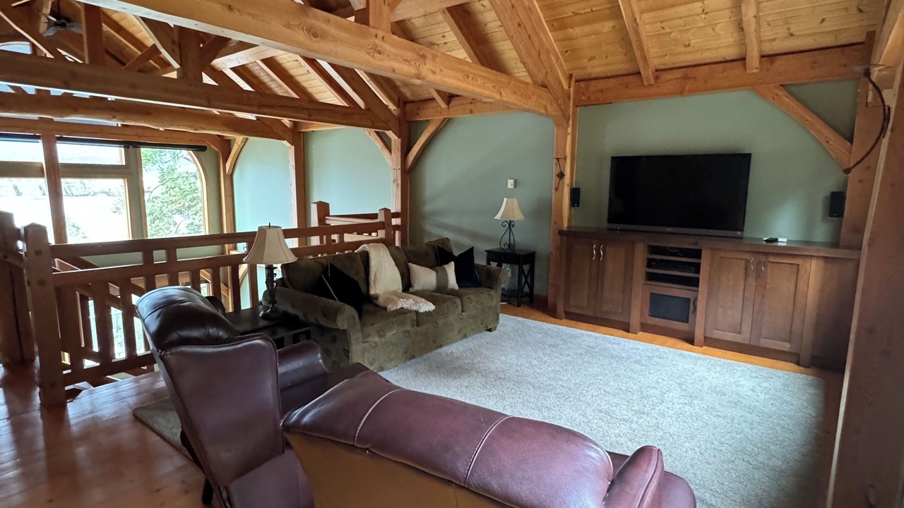 Photo of Livingroom in East Kootenay