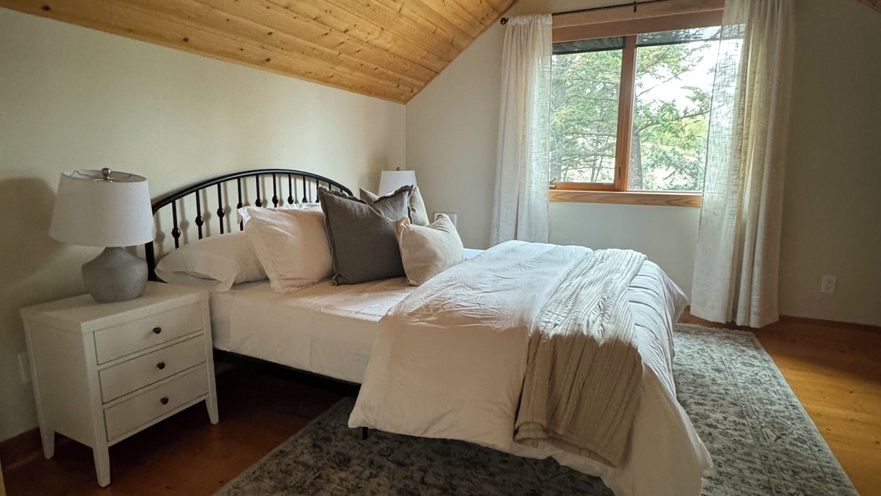 Photo of Bedroom in East Kootenay