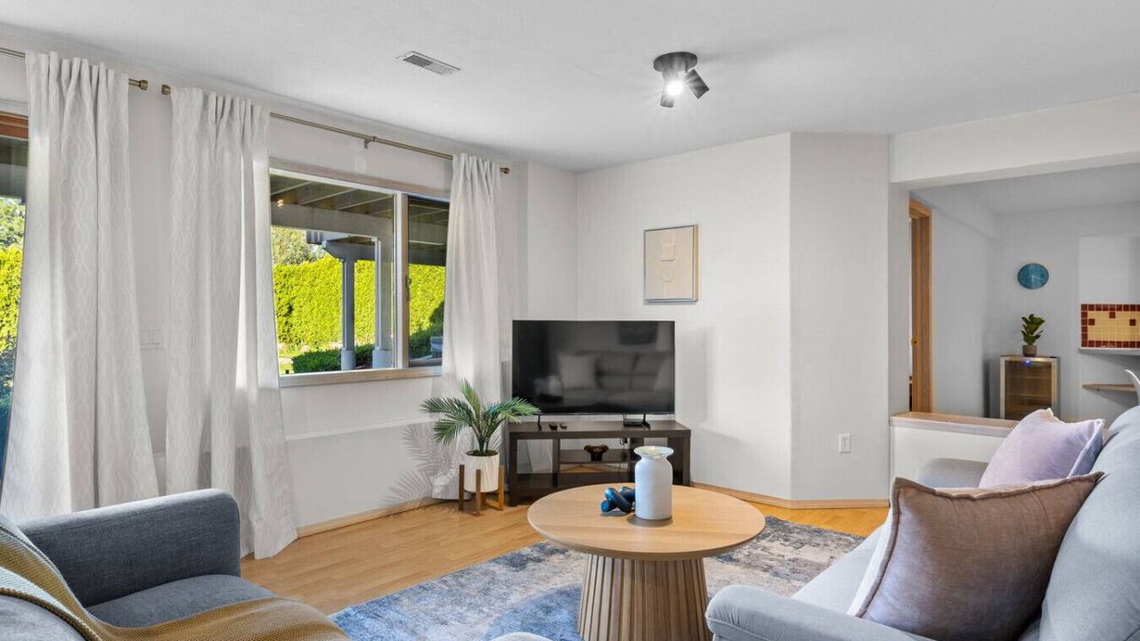 Photo of Livingroom in Central Okanagan