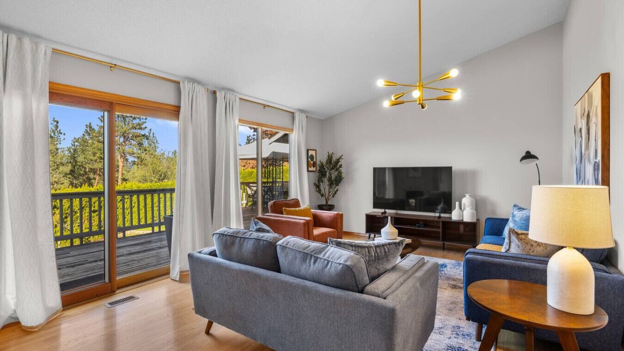 Photo of Livingroom in Central Okanagan