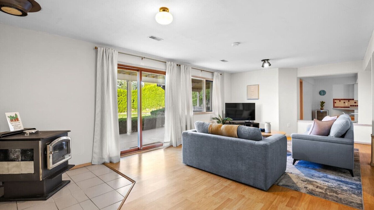 Photo of Livingroom in Central Okanagan